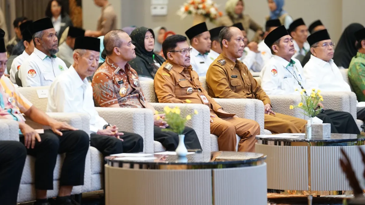 Gubernur Jateng Serahkan Bantuan BAZNAS untuk Pemberdayaan Ekonomi Mikro