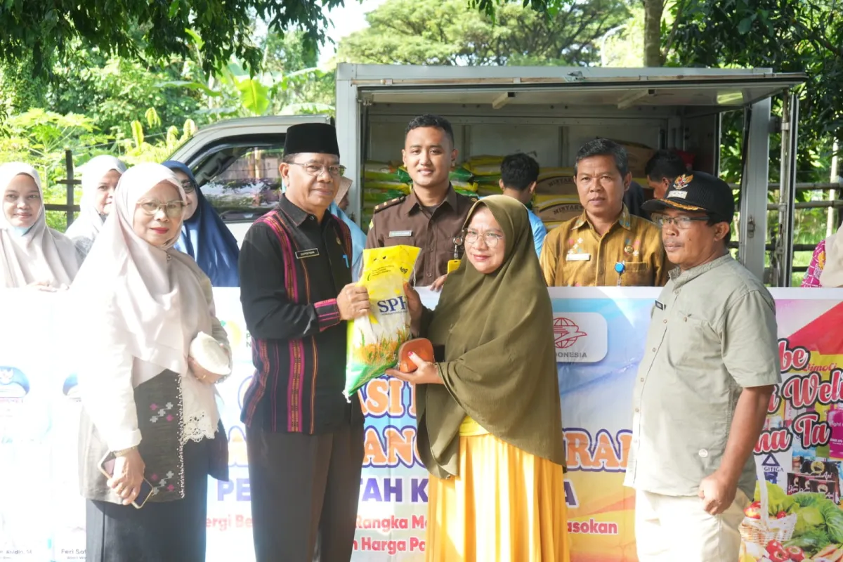 Pasar Murah di Penatoi, Pemerintah Bantu Warga Hadapi Inflasi