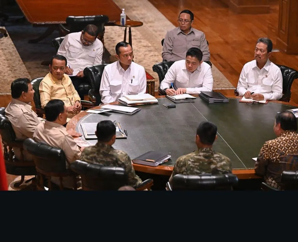 Presiden Prabowo Bahas Kesiapan Idulfitri dan Swasembada di Hambalang