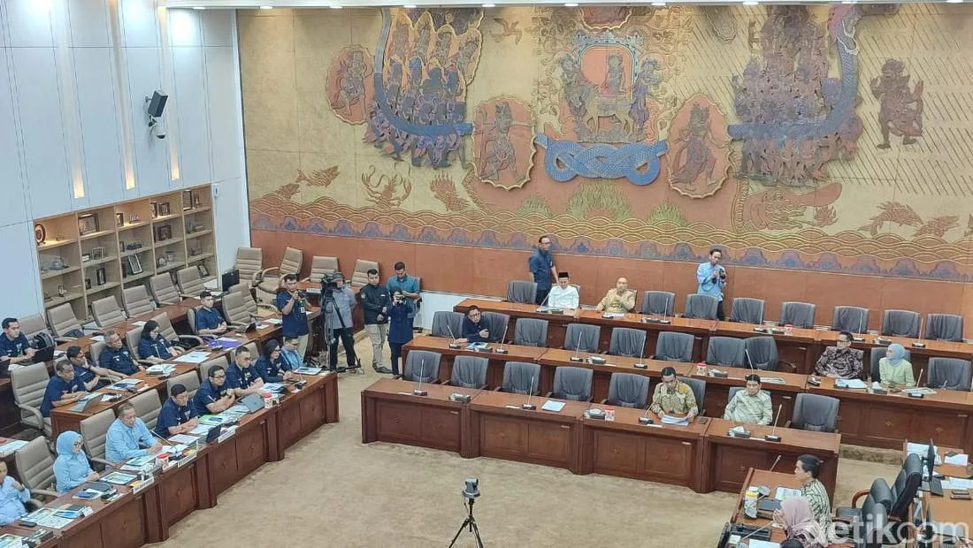 Rapat Komisi VI DPR Tertunda Akibat Ketidakhadiran Dirut Agrinas