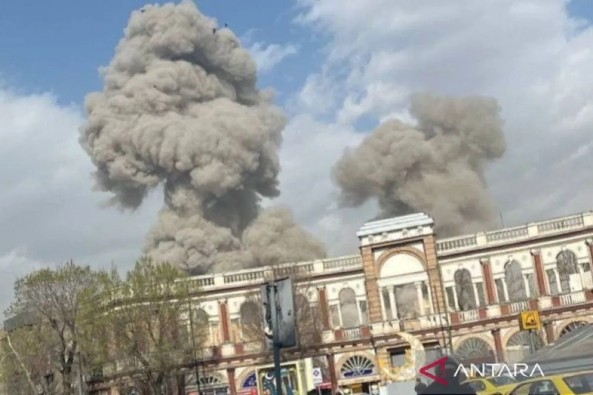 Serangan Roket Dekat Kediaman Khamenei dan Istana Presiden Iran