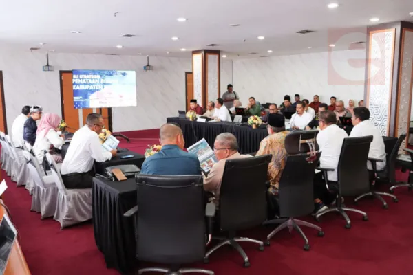 Bupati Bintan Roby Kurniawan Bahas Harmonisasi RTRW Bersama DPRD Kepri