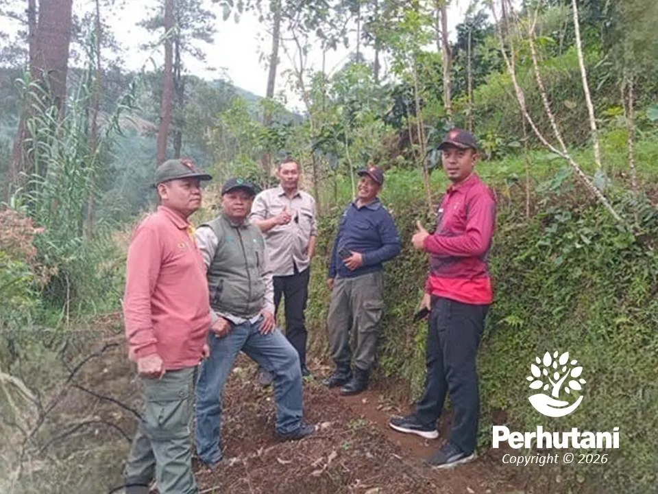 Perhutani dan LMDH Gelar Patroli Keamanan Hutan di Kejajar