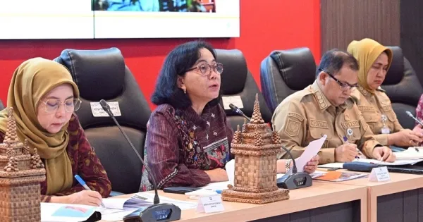 MY Esti Soroti Krisis Status dan Upah Guru di Indonesia