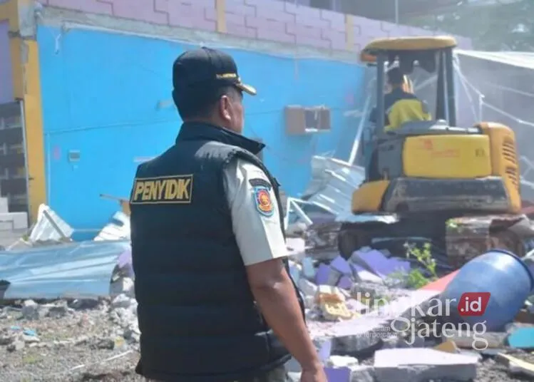 Putusan PTUN Semarang Tolak Gugatan Pengusaha Karaoke di Pantai Sigandu