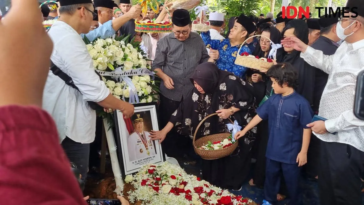 Status Hukum Alex Noerdin Dinyatakan Gugur Setelah Meninggal Dunia