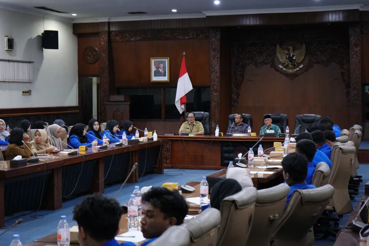 Mahasiswa UII Kunjungi DPRD DIY untuk Pelajari Proses Legislasi