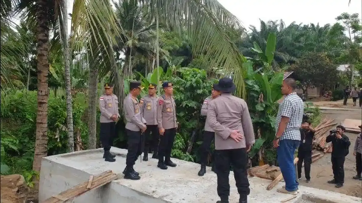 Kapolda Aceh Tinjau Pembangunan Jembatan Bailey untuk Pulihkan Akses Warga