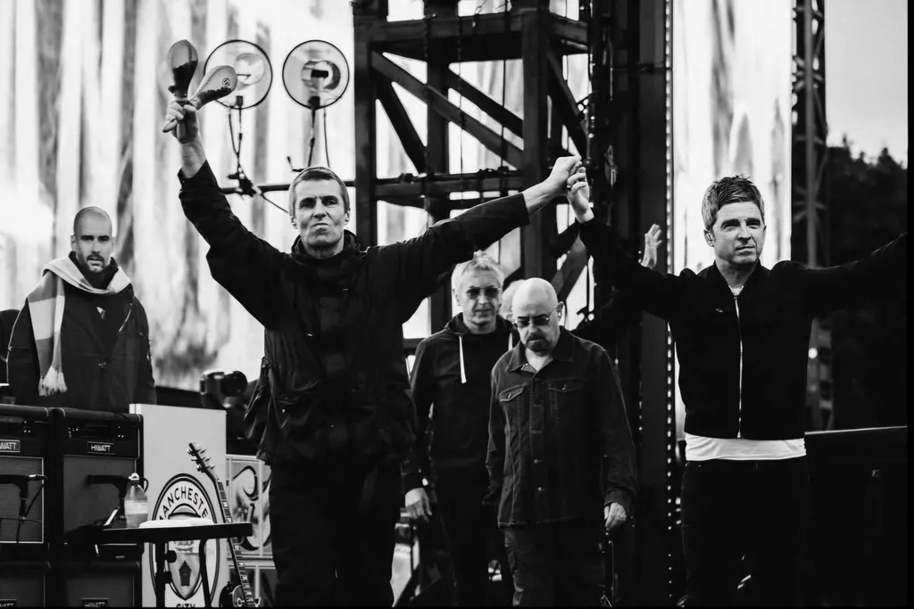 Rock and Roll Hall of Fame 2026: 17 Nominasi Termasuk Oasis dan Iron Maiden