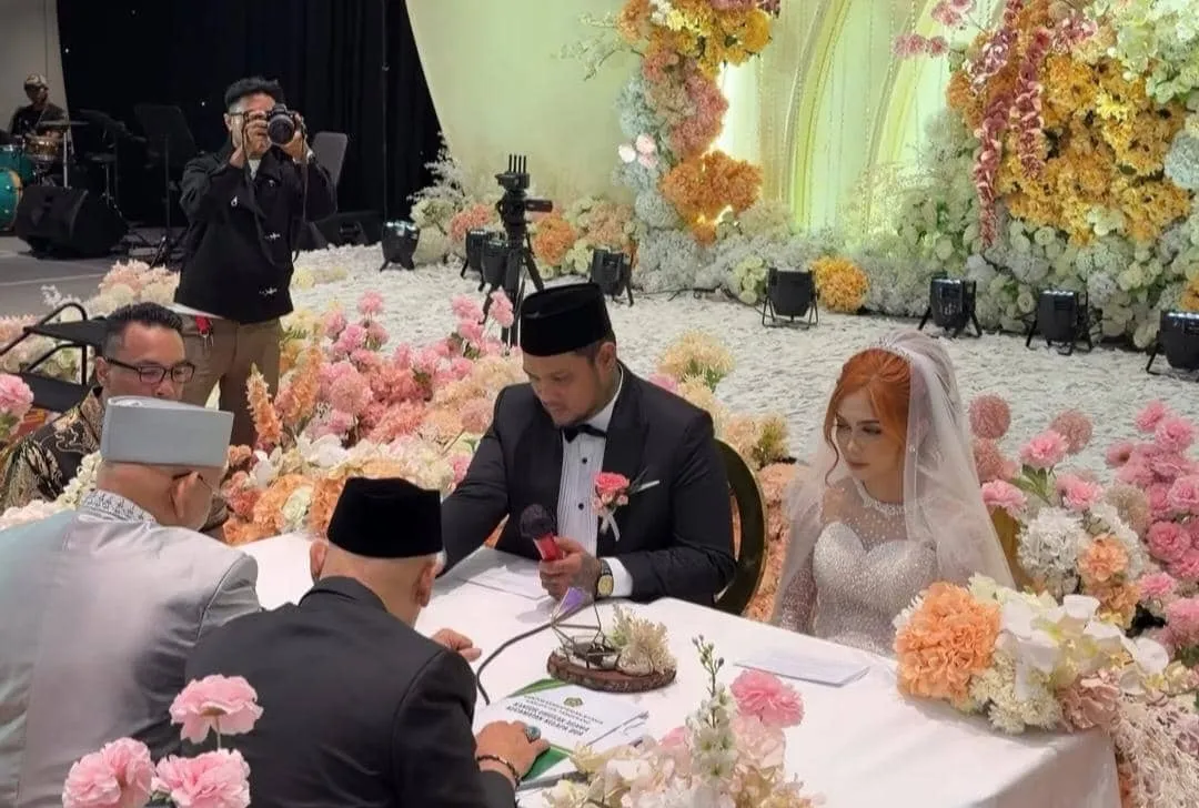 Dekorasi Modern Romantis Pernikahan Virgoun dan Lindi