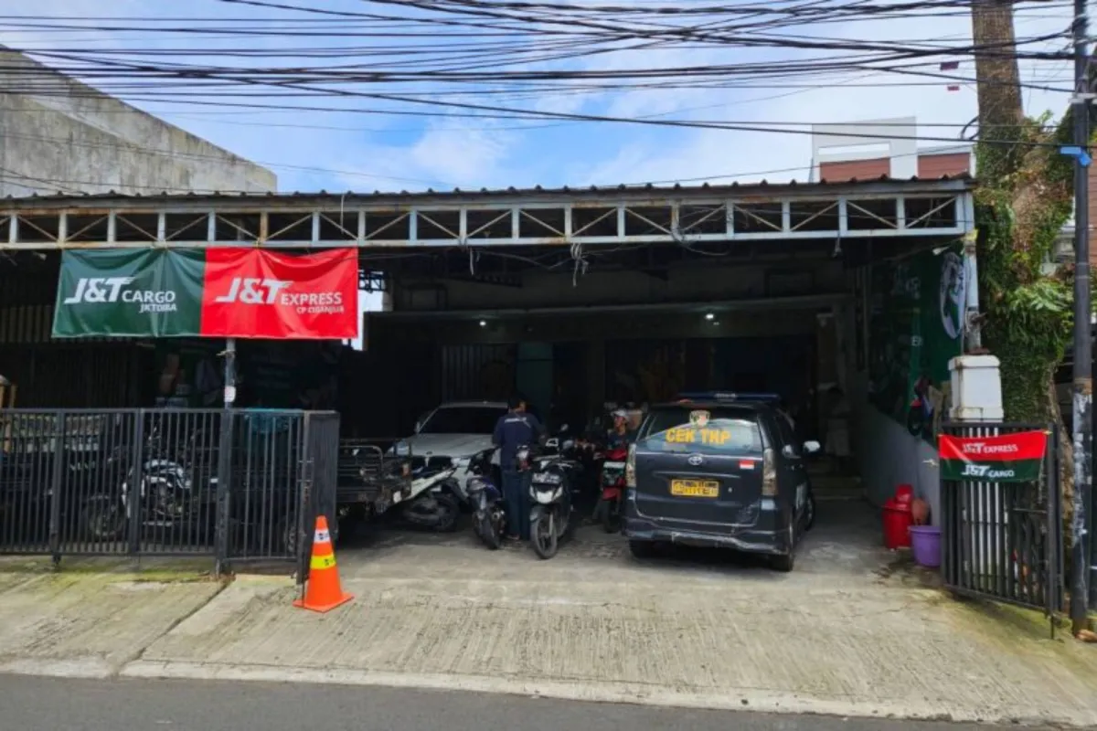 Polisi Kejar Komplotan Pencuri Truk J&T di Jagakarsa