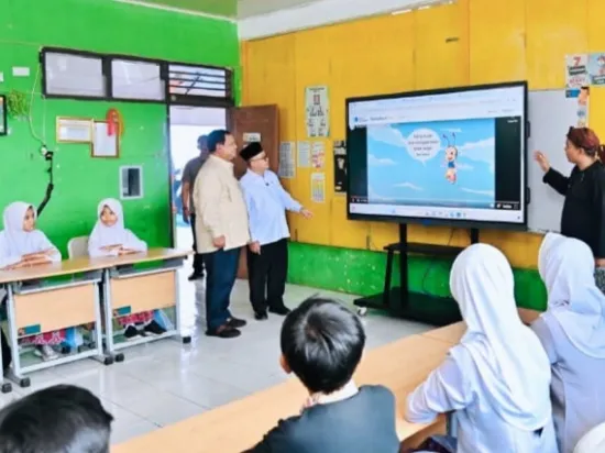 Kemendikdasmen Evaluasi Optimalisasi Smartboard di Sukabumi