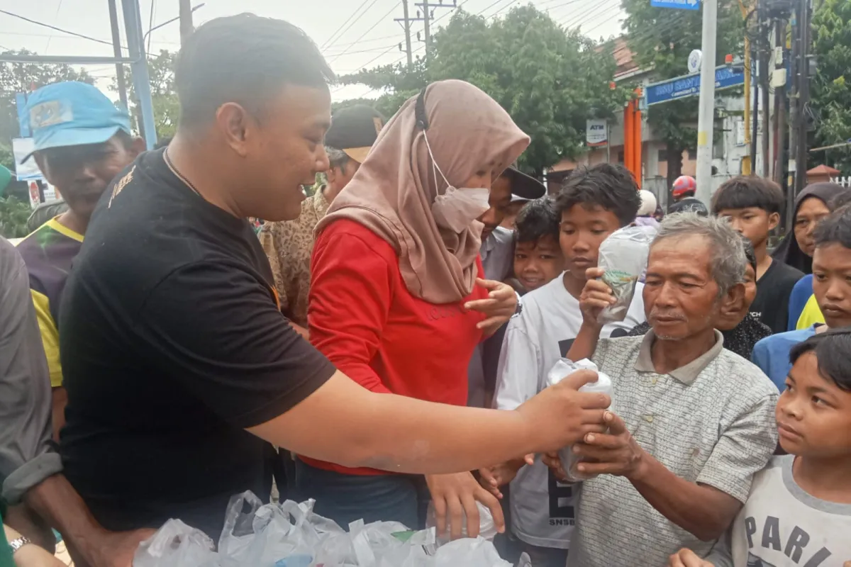 Kelurahan Mulyoharjo Gelar Berbagi Takjil untuk Warga di Bulan Ramadan