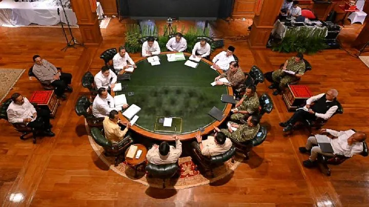 Presiden Prabowo Rapatkan Menteri Bahas Pangan dan Energi di Hambalang