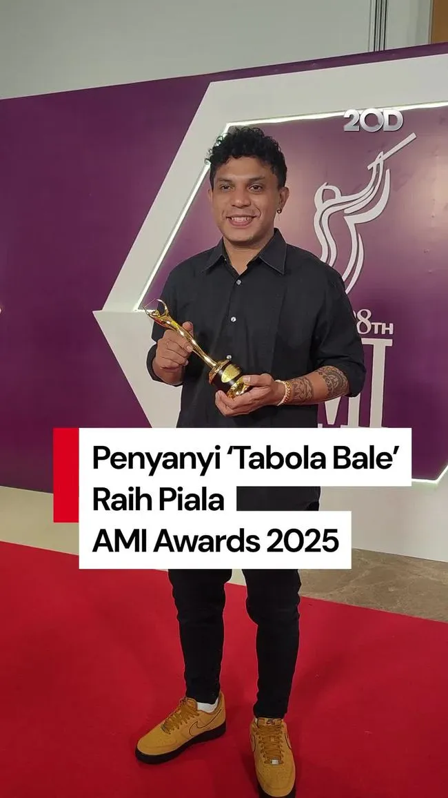 Siprianus Bhuka Raih Piala AMI Awards Lewat Lagu 'Tabola Bale'