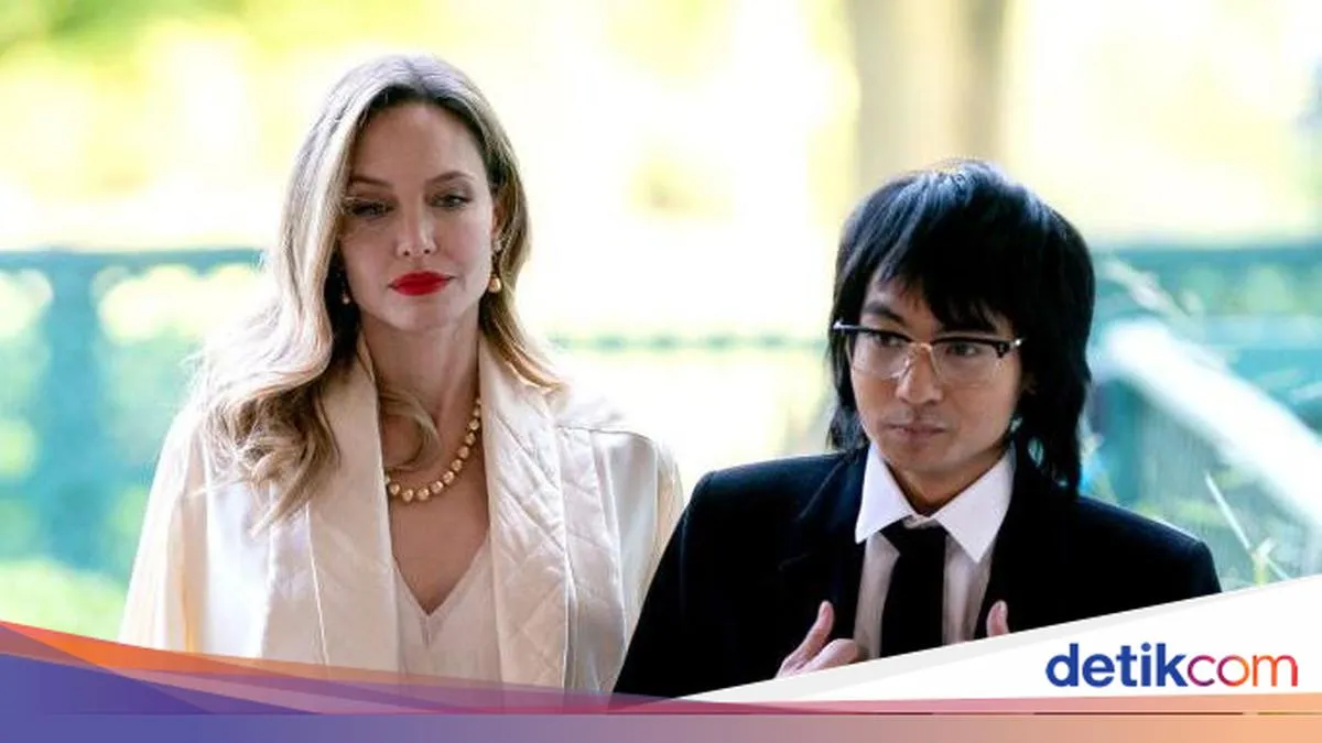 Maddox Tinggalkan Nama Belakang Pitt, Ikuti Jejak Adik-adiknya