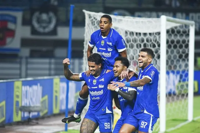 Persib Pertahankan Puncak Klasemen, Borneo FC Terus Mengancam