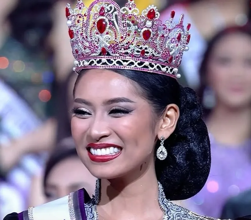 Agnes Rahajeng Raih Gelar Puteri Indonesia 2026