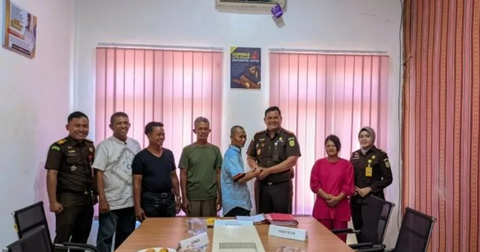 Kejari Aceh Singkil Hentikan Kasus Penadahan Melalui Keadilan Restoratif