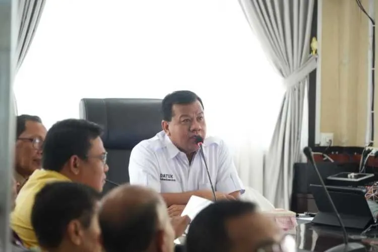 Bupati Suhardiman Amby Percepat Pendapatan Daerah untuk Infrastruktur Kuansing
