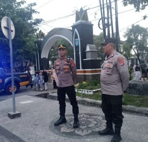 Kapolsek Selaparang Pimpin Patroli Subuh untuk Cegah Aksi Perang Mercon