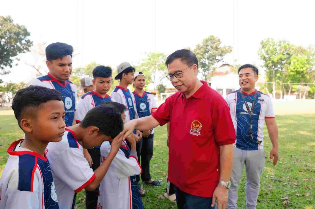 Sofyan Tan Dorong Anak SSB Medan Jadi Atlet Cerdas dan Berkarakter