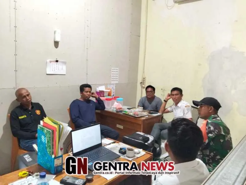 Babinsa Goa Lakukan Patroli dan Komunikasi Sosial untuk Keamanan Lingkungan
