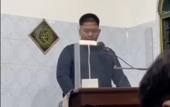 Kotbah Unik di Masjid Menggunakan Lirik Lagu Dewa 19