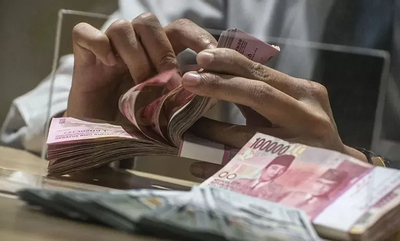 Rupiah Melemah Tipis Menjadi Rp16.996 per Dolar AS