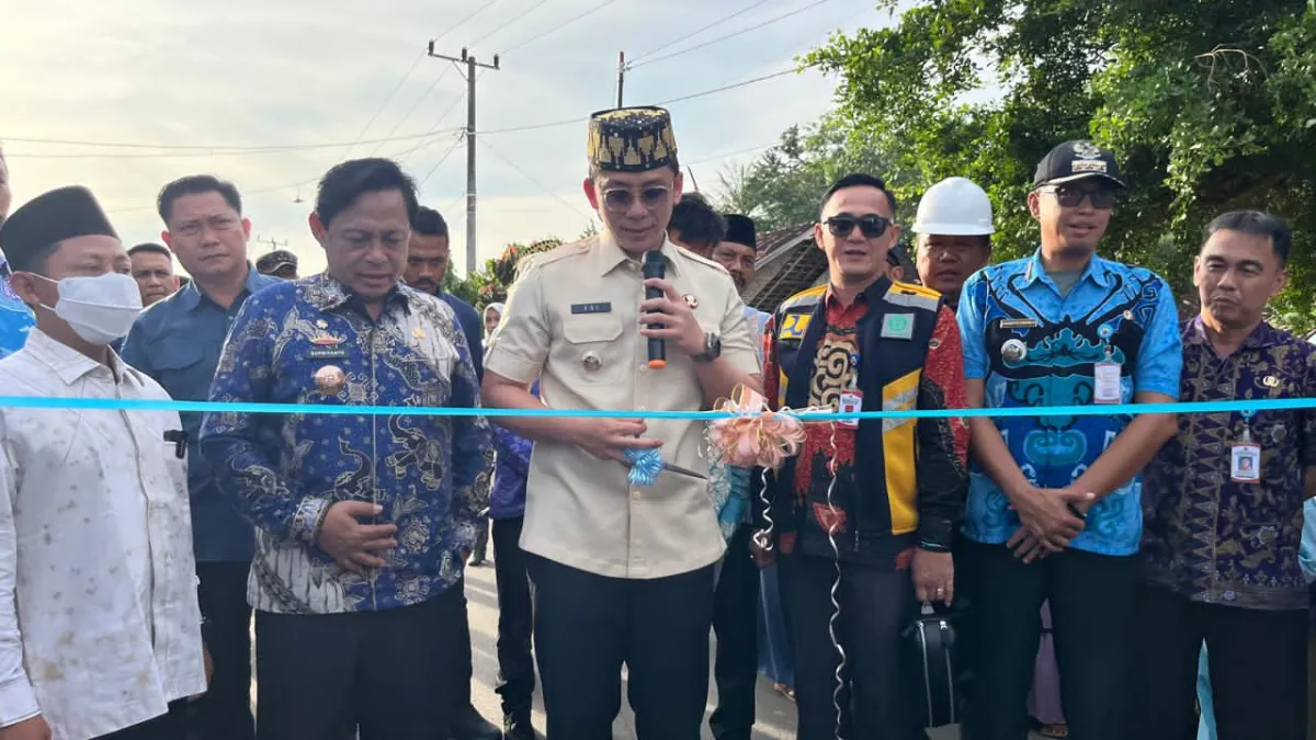 Bupati Egi Resmikan Jalan Baru untuk Perkuat Konektivitas di Tanjung Sari dan Tanjung Bintang