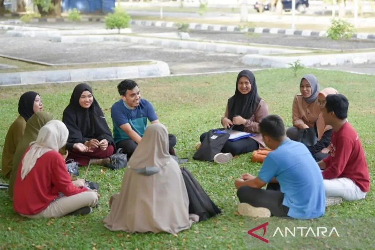 Tas Kecil: Simbol Gaya dan Identitas Mahasiswa di Era Global