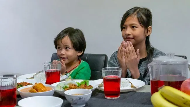 Menghadapi Anak yang Berbohong soal Puasa: Tips dari Ustazah