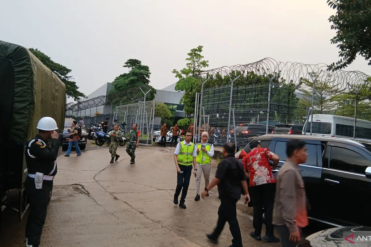 Pengamanan Ketat Sambut Kedatangan Jenazah TNI di Bandara Soetta