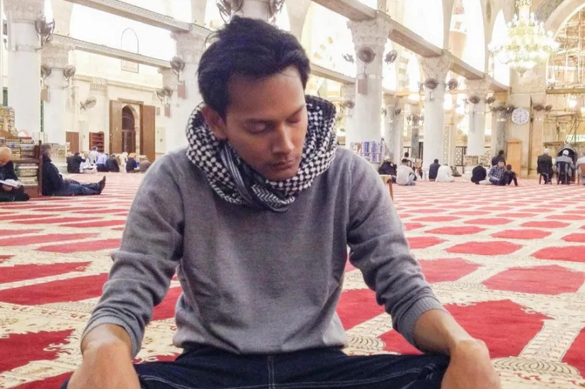 Kisah Sukses 7 Artis Indonesia yang Mengatasi Kehilangan Sejak Kecil