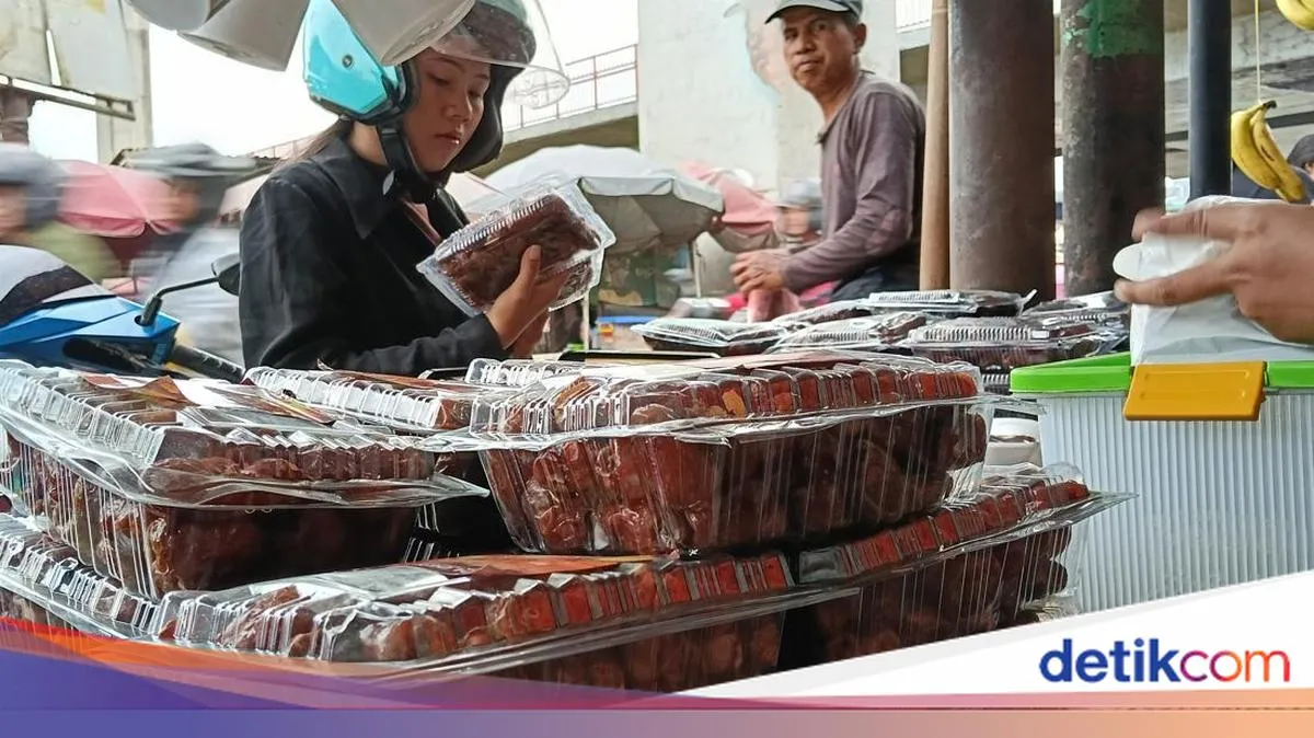 Kurma Mesir Menjadi Favorit di Palembang Menjelang Ramadan