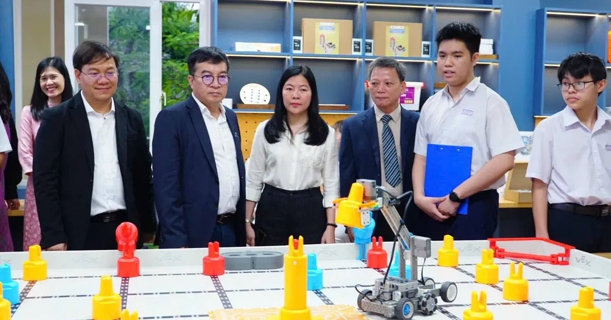 Inovasi Pendidikan Melalui Ruang Kelas STEM di Da Nang