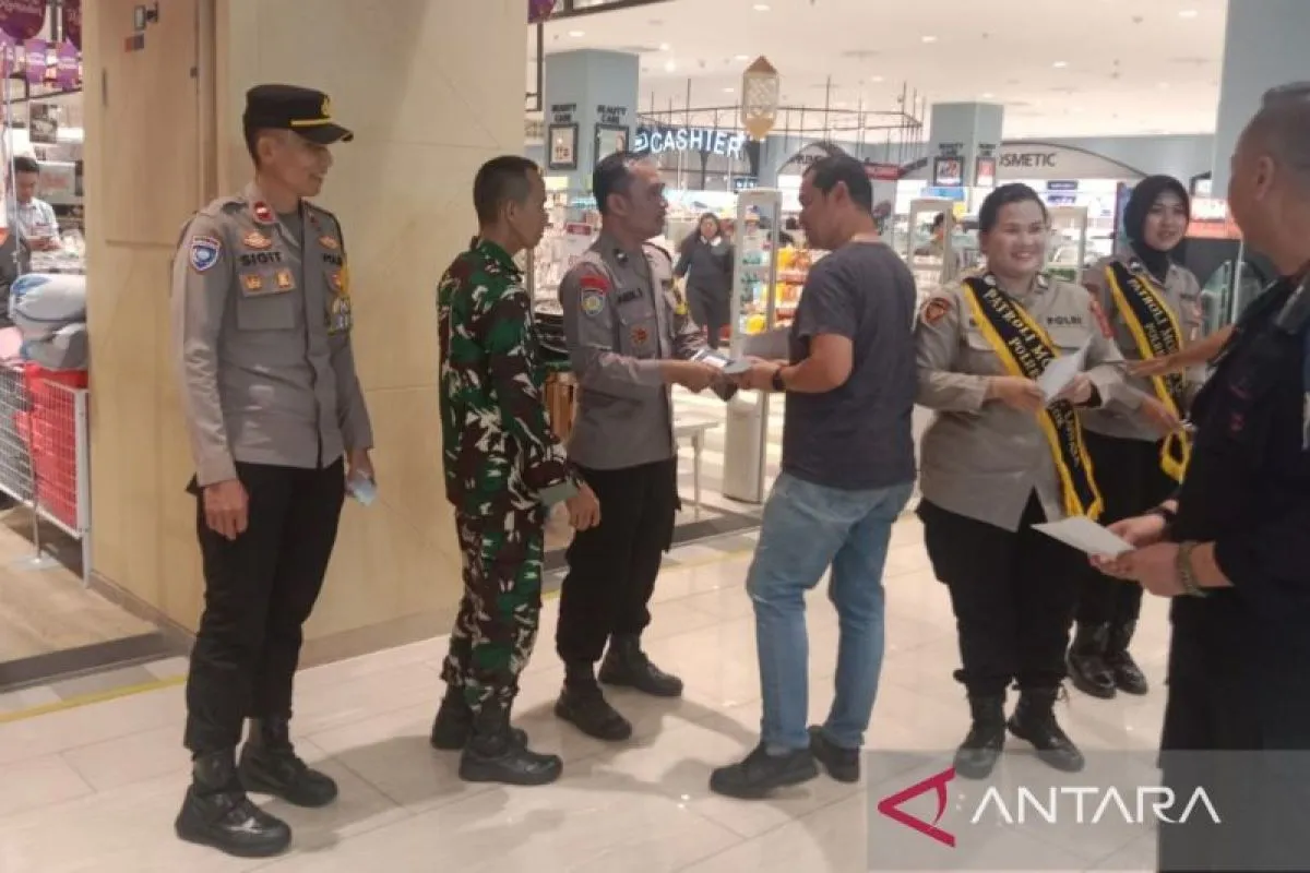 Polres Bogor Sosialisasikan Layanan Darurat 110 di Pusat Perbelanjaan