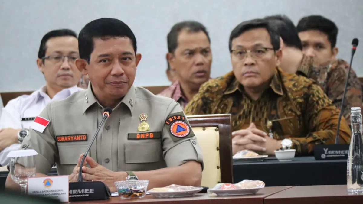 Kepala BNPB Hadiri Forum Dialog Sarasehan dan Terima Anugerah Warga Kehormatan dari Basarnas