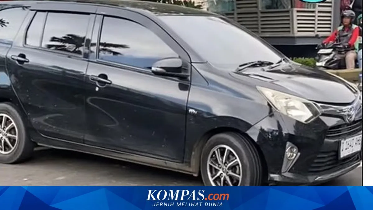Mobil Calya Melawan Arah Bawa Balita dan Dua Perempuan Dikejar Massa
