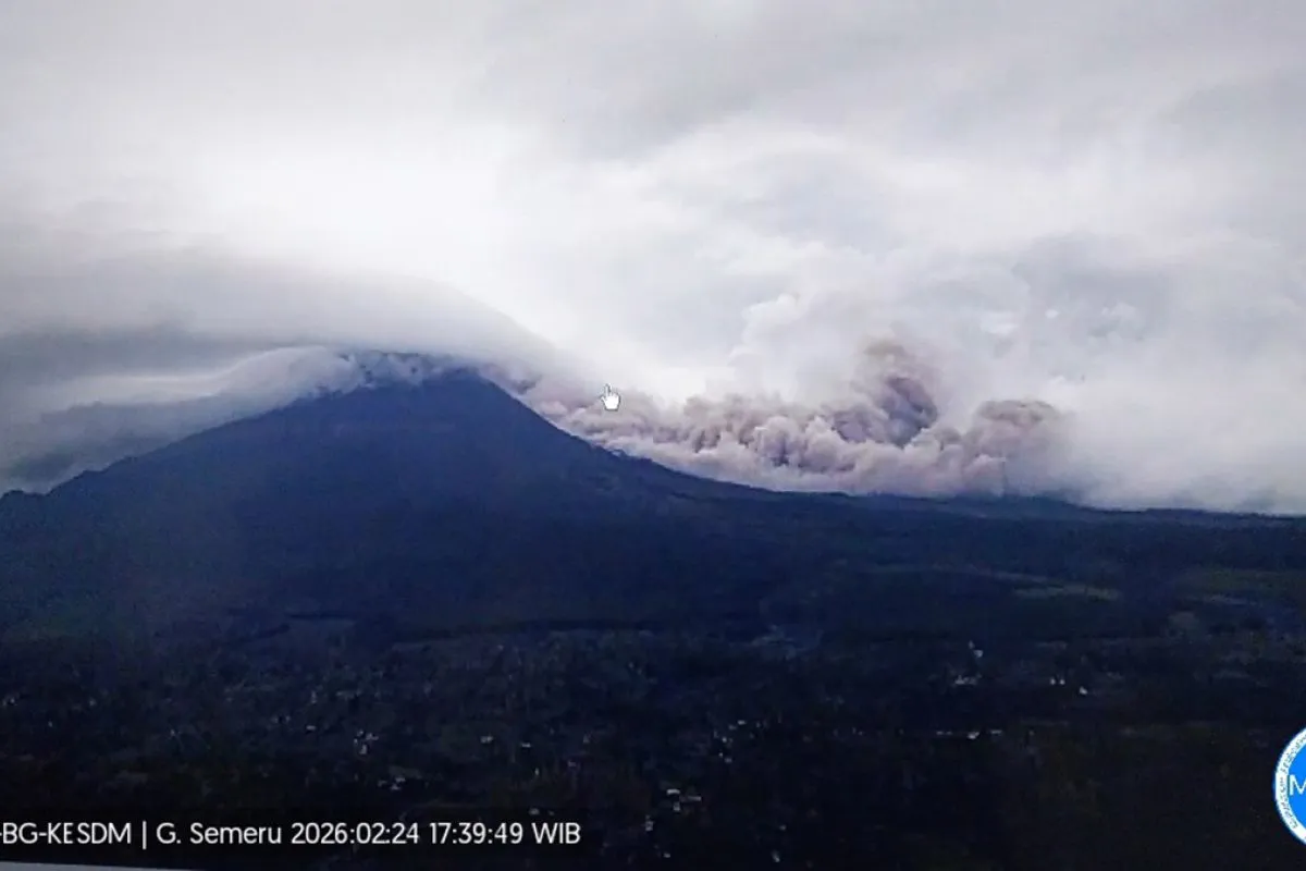 Erupsi Gunung Semeru Capai 3.000 Meter, Masyarakat Dilarang Beraktivitas dalam Radius 5 Kilometer