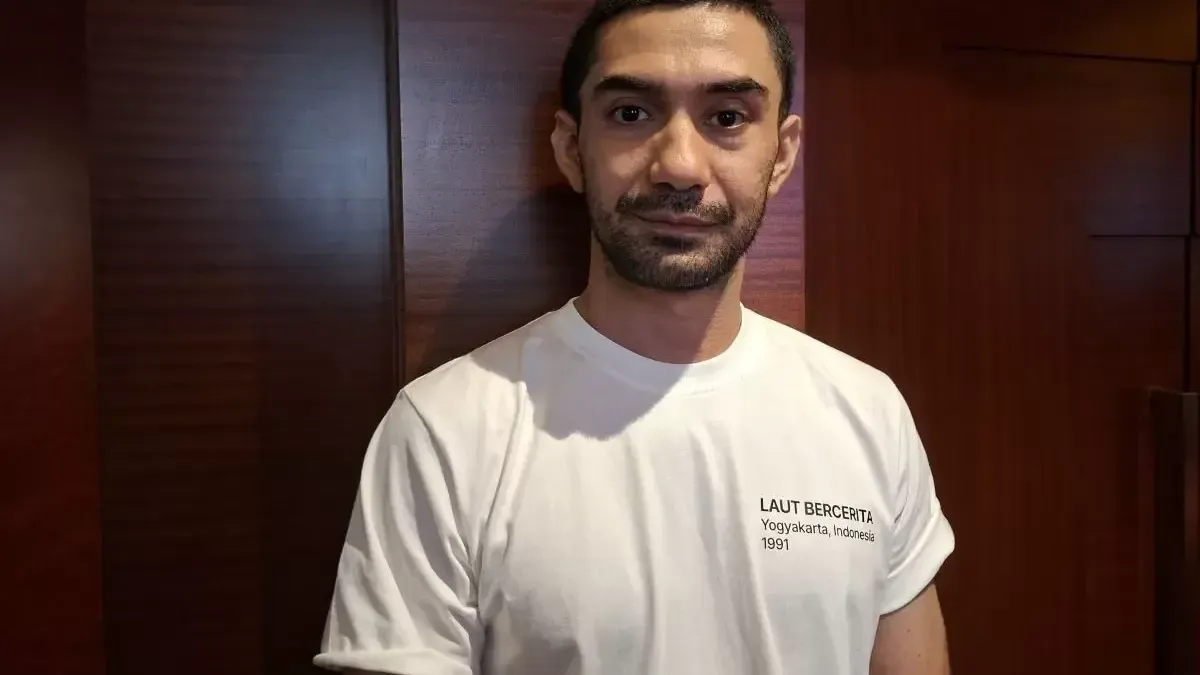 Reza Rahadian Kembali Hidupkan Karakter Laut di Film Laut Bercerita