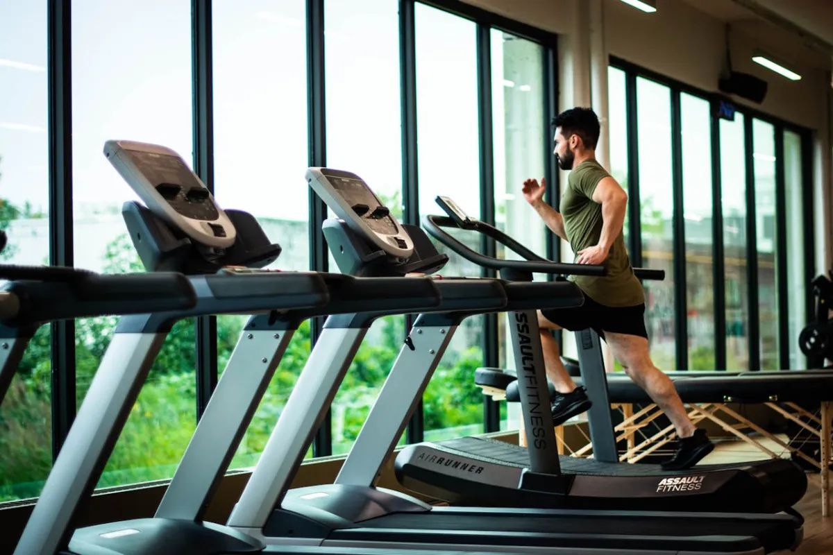 Tren Kebugaran: Curved Treadmill dan Latihan Kardio Berbasis Kontrol Makin Diminati