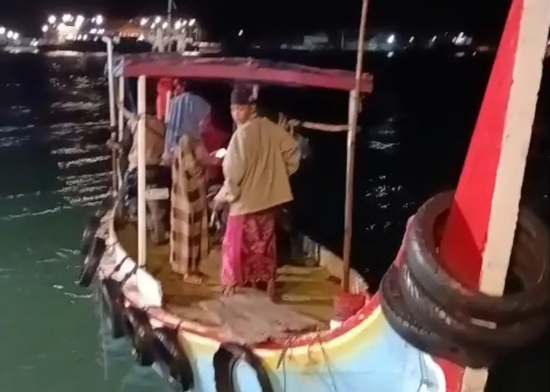 Partai Gerakan Rakyat Sumenep Menjemput Bola di Pulau Terpencil