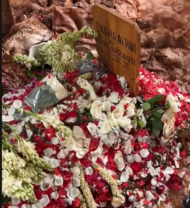 Penuh Haru, Musisi dan Selebritas Hadiri Pemakaman Vidi Aldiano