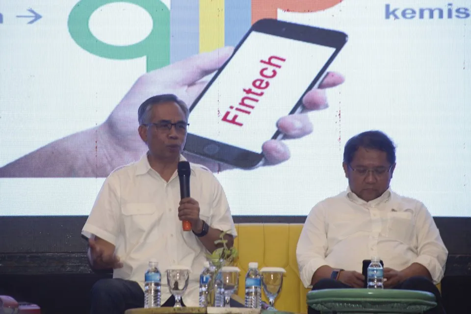 Industri Pinjaman Online Tertekan: Lonjakan Kredit Macet dan Pencabutan Izin