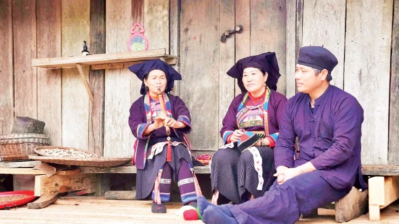 Menggali Warisan Budaya Lagu Rakyat Hmong Hitam di Lang Son