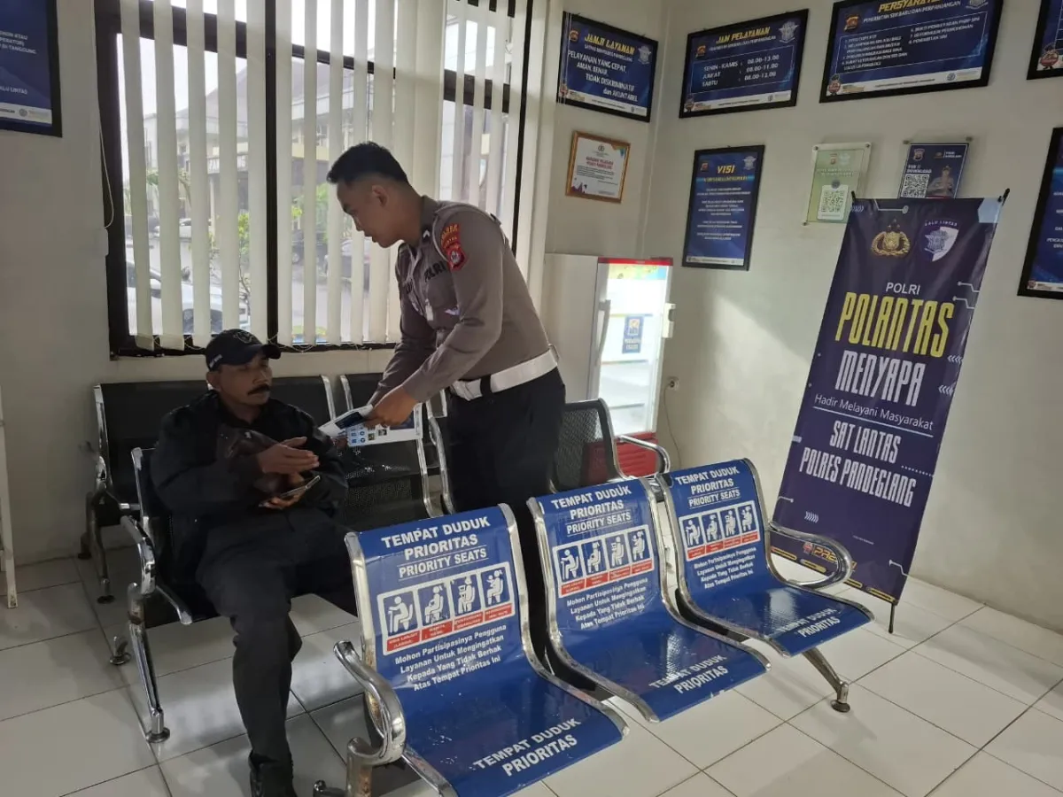 Satlantas Polres Pandeglang Tingkatkan Pelayanan SIM Melalui Program Polantas Menyapa