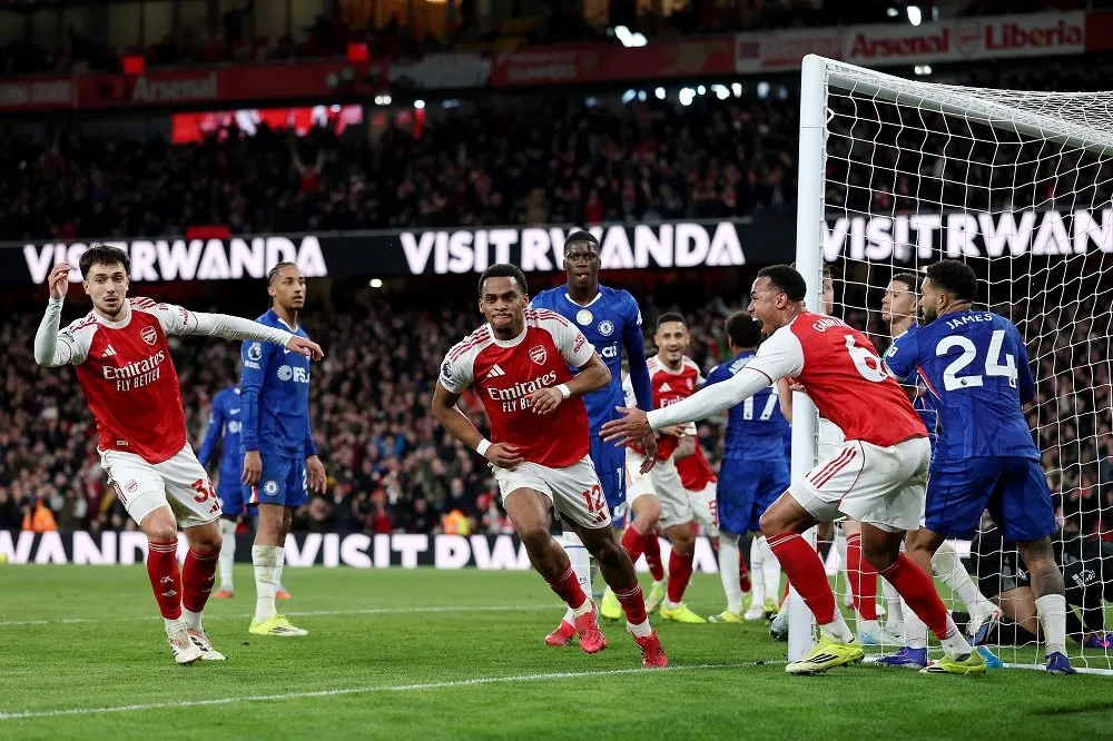 Arsenal Kalahkan Chelsea 2-1, Pertahankan Puncak Klasemen