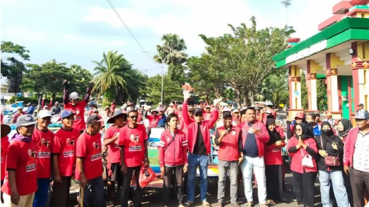 PDI Perjuangan Bangkalan Salurkan 4.000 Paket Sembako untuk Tukang Becak