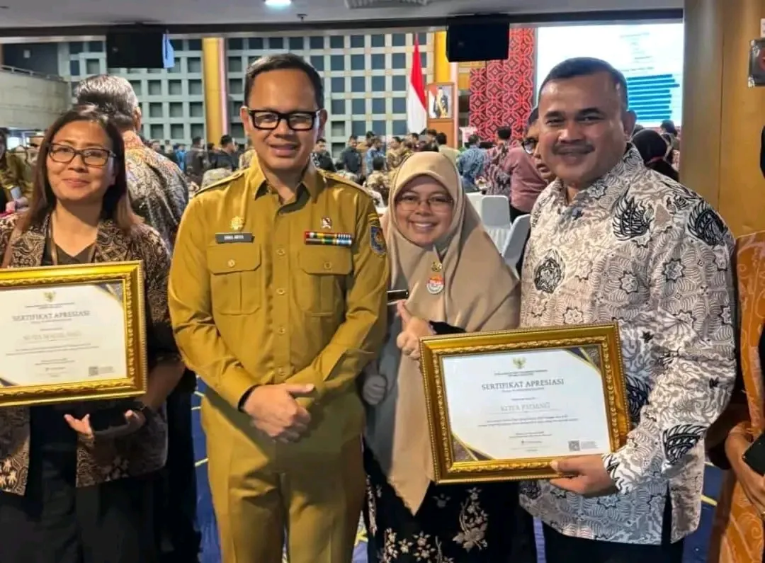 Kota Padang Raih Penghargaan Tertinggi Indeks Daya Saing Daerah